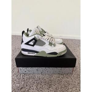 Jordan 4 Retro Mid Seafoam